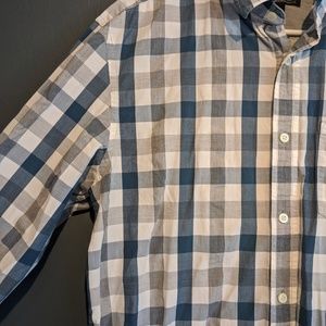 EUC ✨Softwash Tailored Slim Fit Button Down